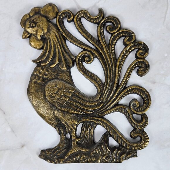 Vintage Brass Toned Cast Iron Rooster Wall Hangings Set of 2 Farmhouse Rustic - Picture 3 of 7